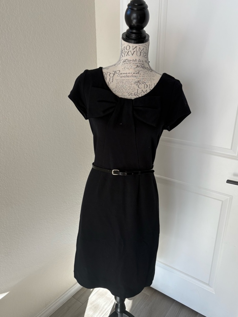 Kate Spade Classic Black Bow-Accent Sheath Dress